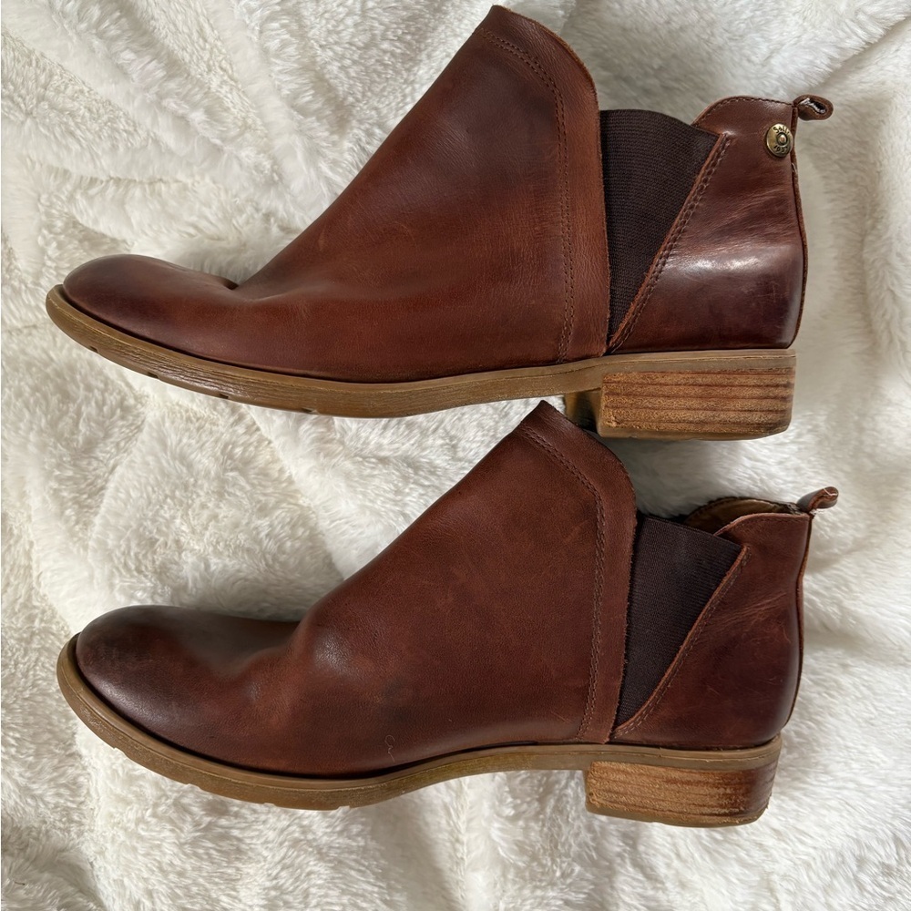 Sofft Bryanne Leather Chelsea Ankle Boots Size: 10M